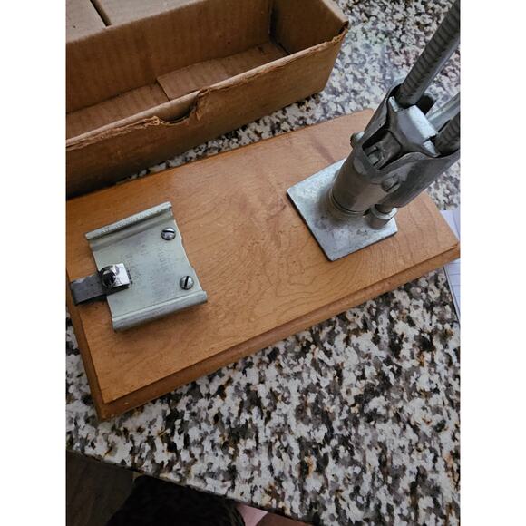 Vintage Dazey Crackit Nutcracker Set - Picture 6 of 8